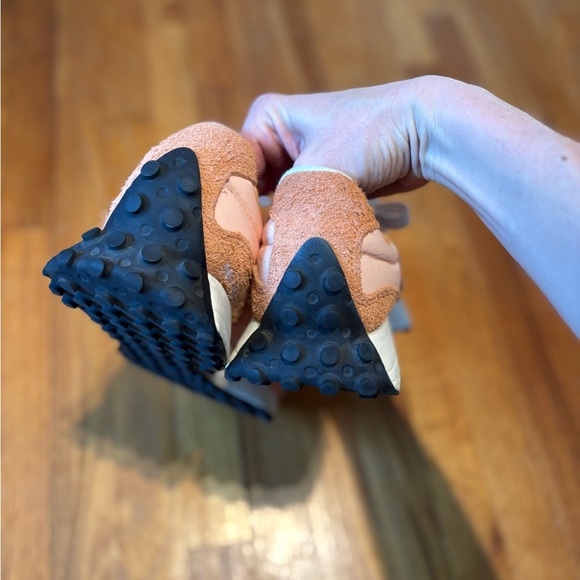 New Balance 327 Casual Women's Sneakers Shoes Peach Blossom size 10 - Picture 5 of 8